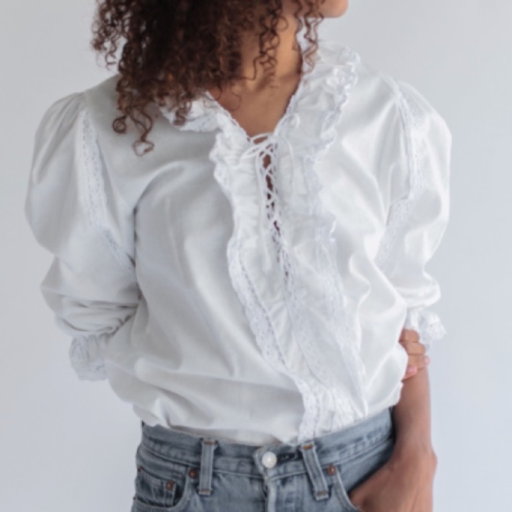 Vintage white lace up puff sleeve